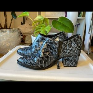 New Freda Salvador Blue Snakeskin Leather Booties sz 6.5